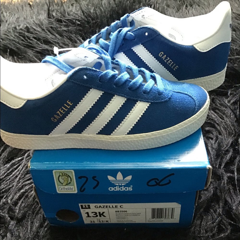 New Boys Girls Unisex Adidas blue sneaker sz 13